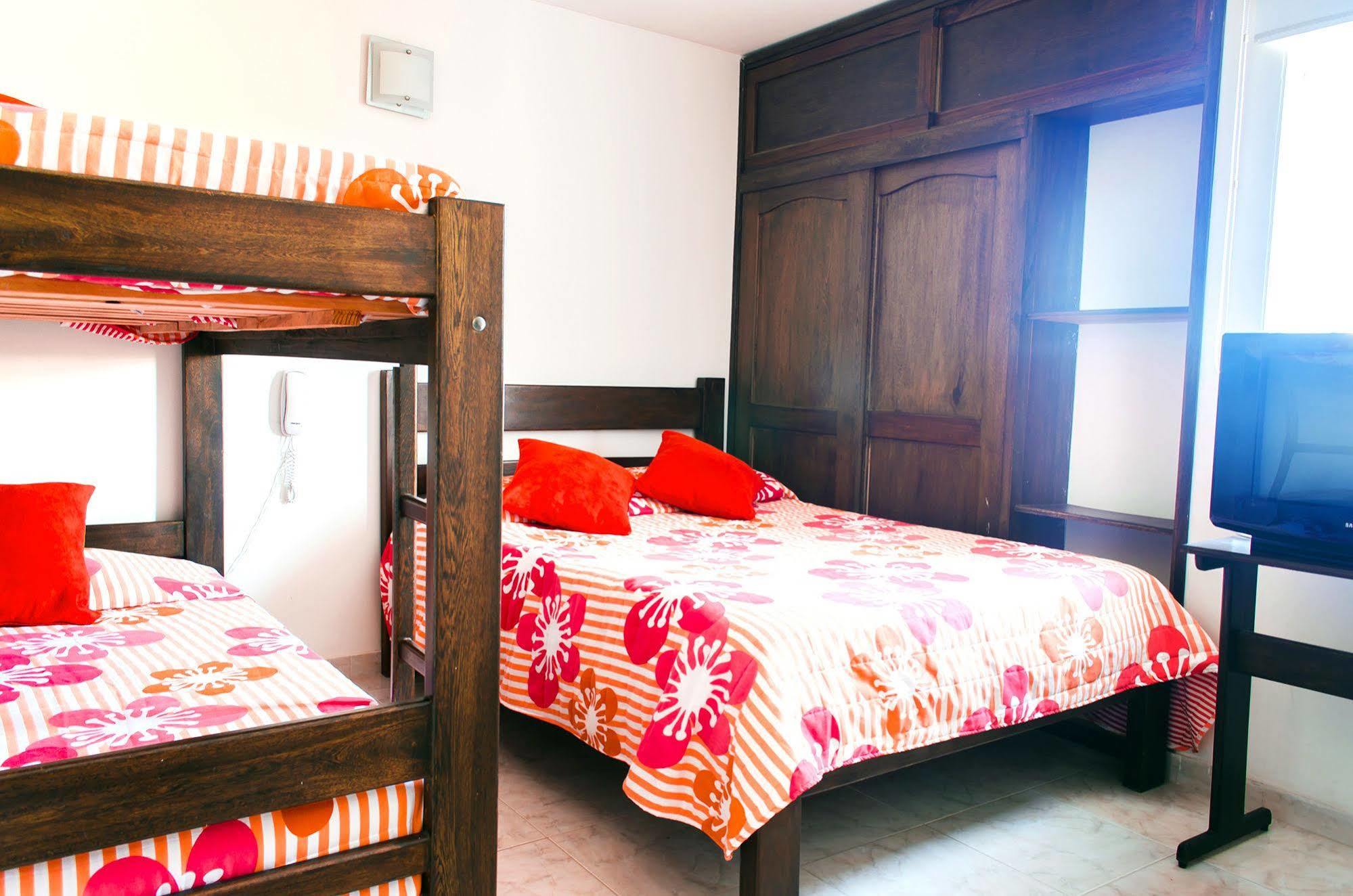 Hotel Marovi Santa Marta  Bagian luar foto